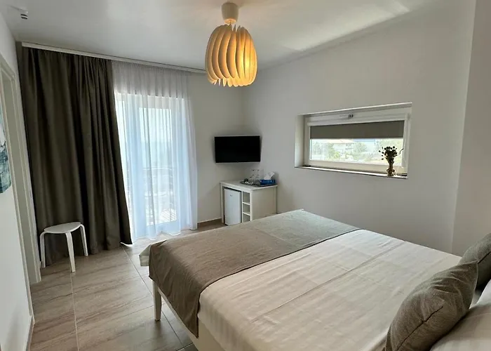 Halta Pescarus Douazeci si Trei August